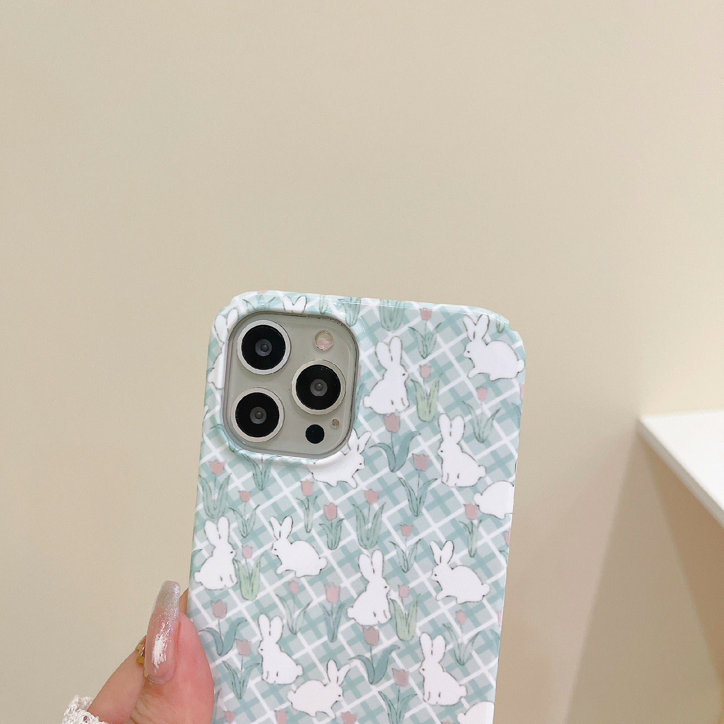 Hard PC Phone Cover for iPhone 12 Pro 6.1 inch Pattern Printing Anti-Drop Glossy Phone Case - Tulip and Rabbit