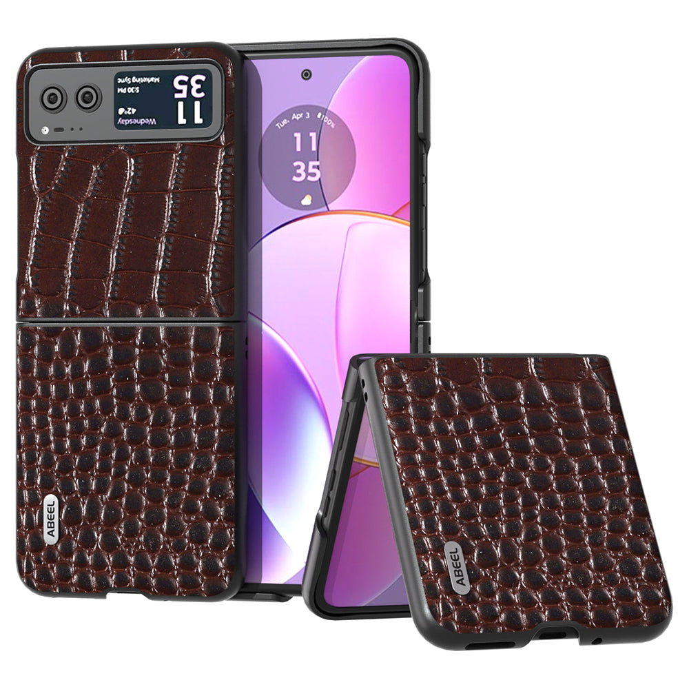 Uniqkart For Motorola Razr 40 5G Protective Case Genuine Cow Leather Coated PC Crocodile Texture Phone Cover - Coffee