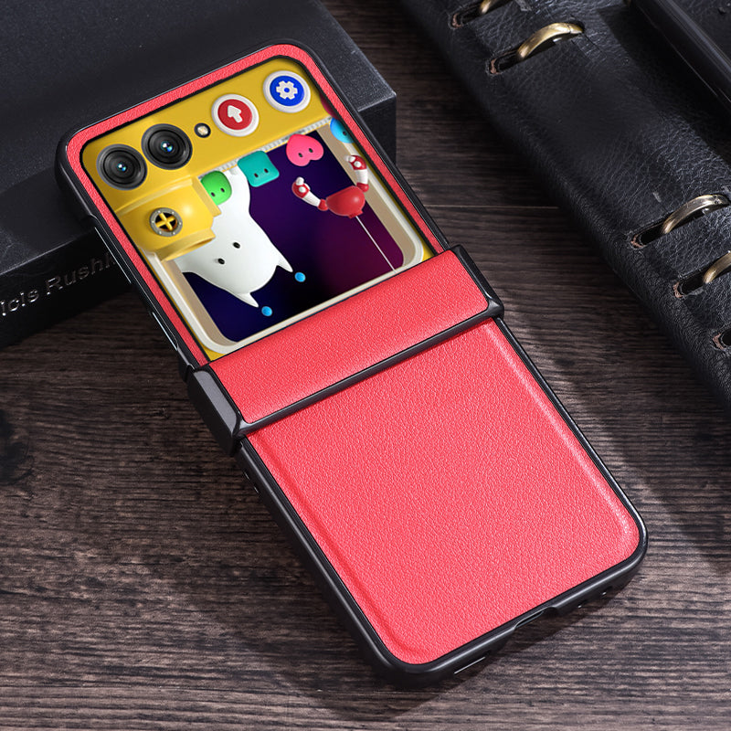 Uniqkart for Motorola Razr 40 Ultra 5G Hinge Protection Phone Case Textured Leather Coated PC Back Cover - Red