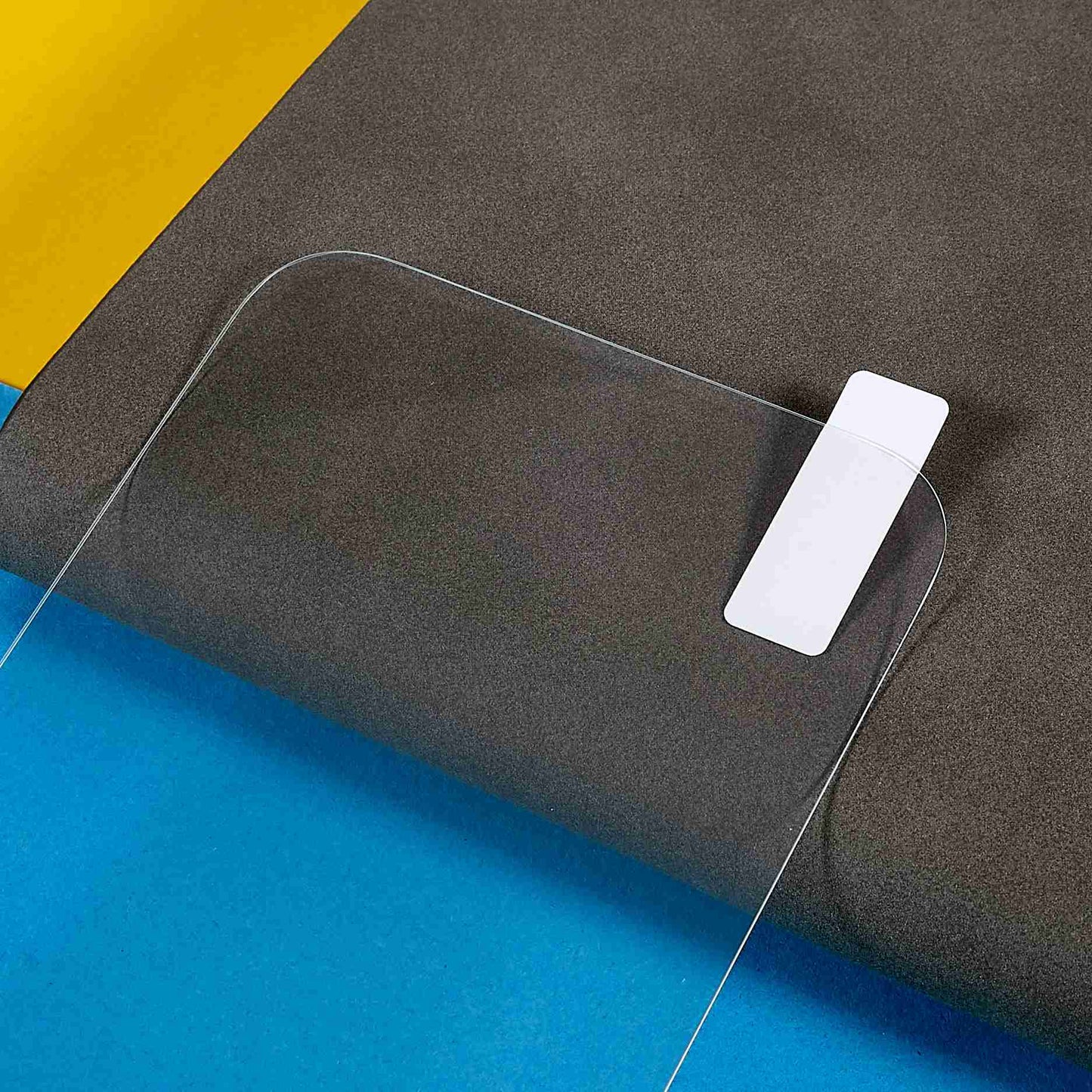 Uniqkart for iPhone 15 Pro Arc Edge Screen Protector 0.3mm HD Anti-explosion Tempered Glass Screen Film