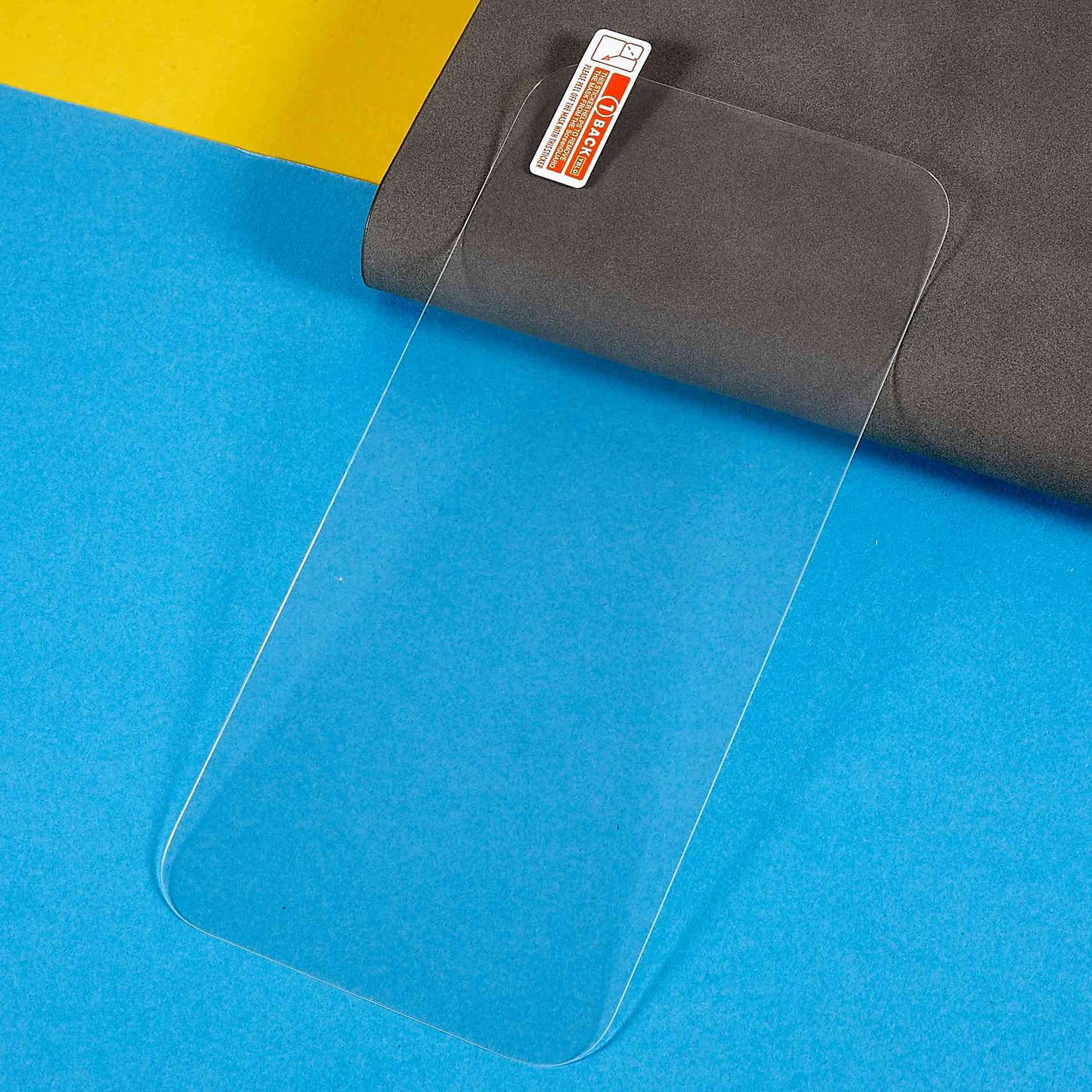 Uniqkart for iPhone 15 Pro Arc Edge Screen Protector 0.3mm HD Anti-explosion Tempered Glass Screen Film