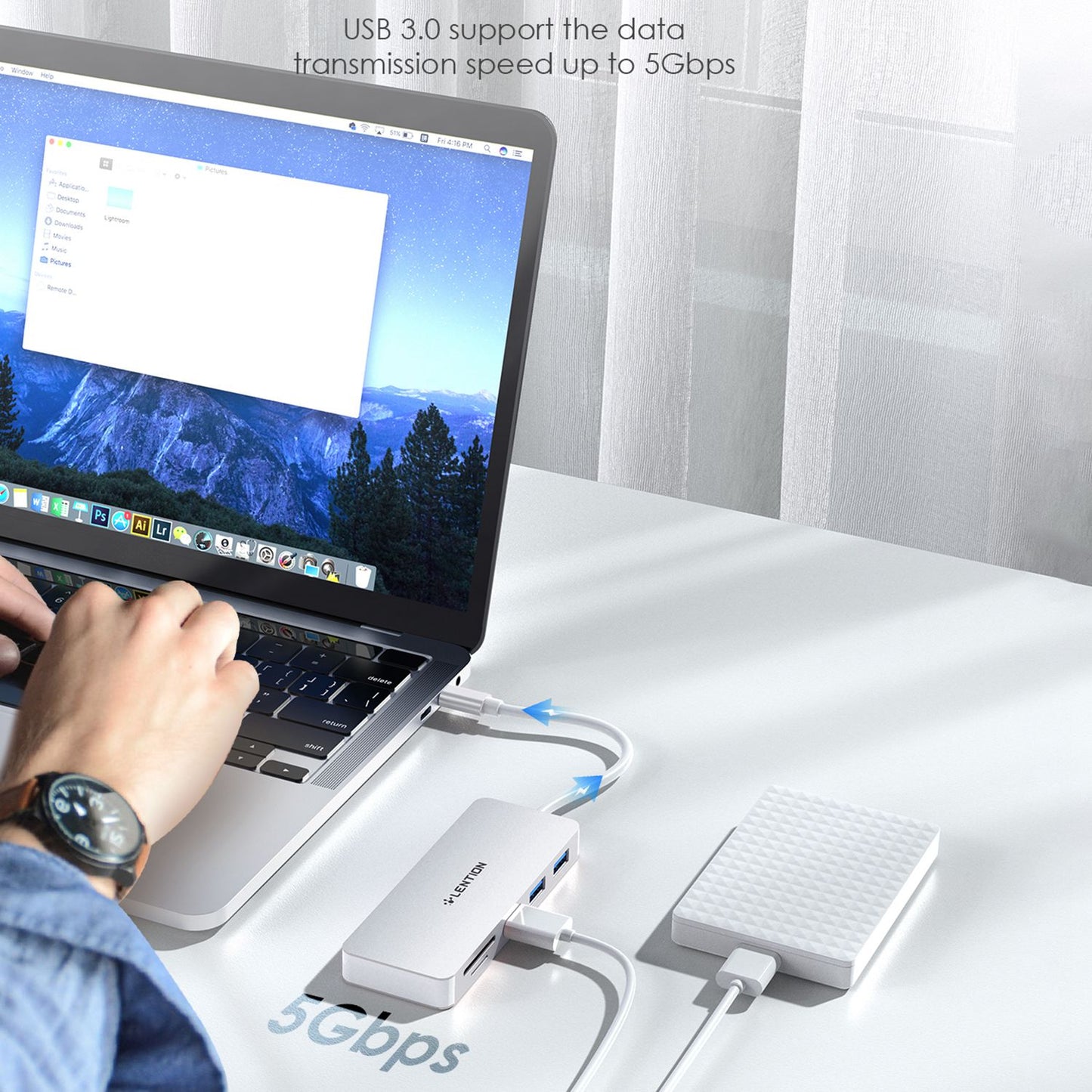 Uniqkart C15 USB-C Hub 3 USB-A 3.0 Ports Adapter SD / TF Card Reader Aluminum Alloy Converter - Silver