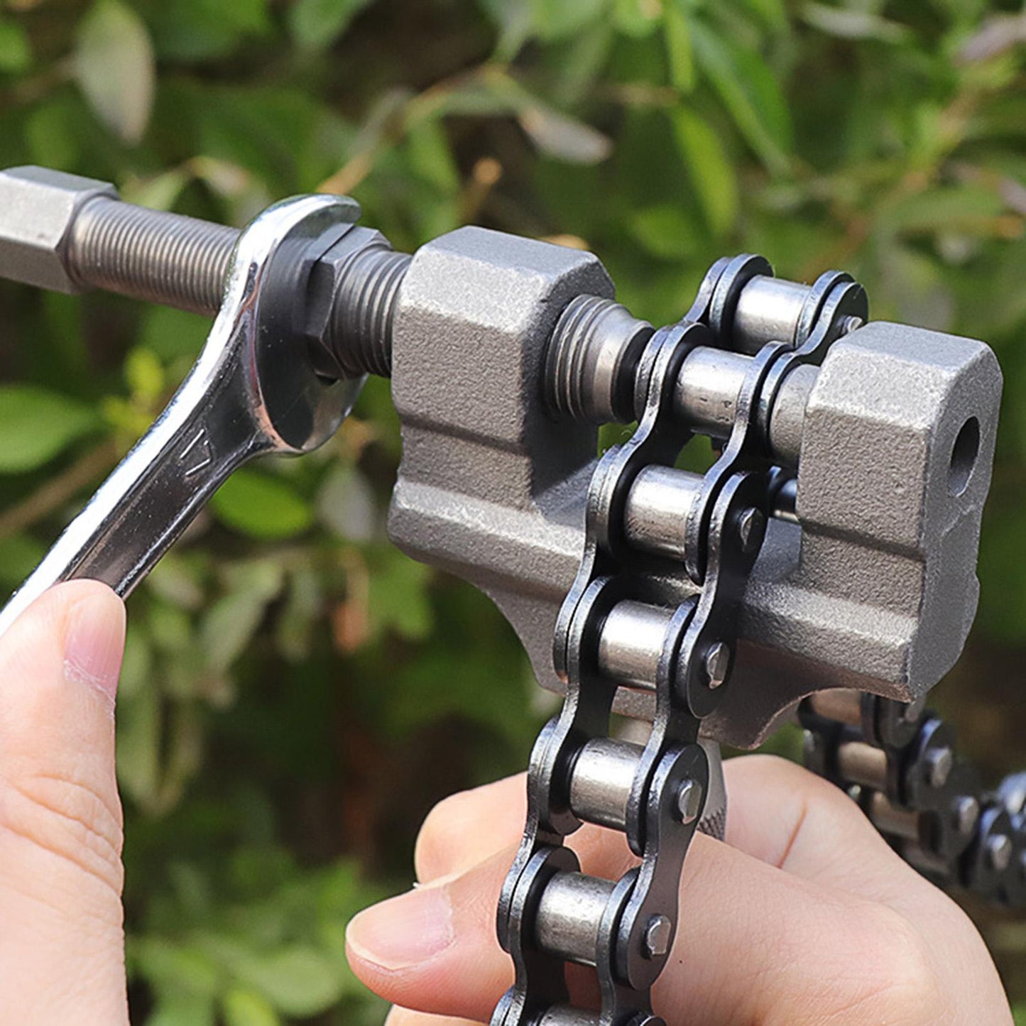 Chain Breaker Splitter Tool Pin Remover Riveting 420 428 530 Chain Breaker