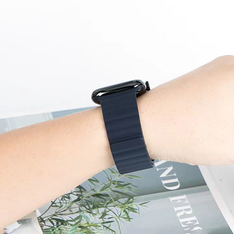 MUTURAL Modi Series Adjustable Silicone Wrist Straps Sweatproof Magnetic Watch Band for Apple Watch Ultra 49mm / Series 8 45mm / 7 45mm / 6 / 5 / 4 / SE 44mm / SE (2022) 44mm / 3 / 2 / 1 42mm - Midnight Blue