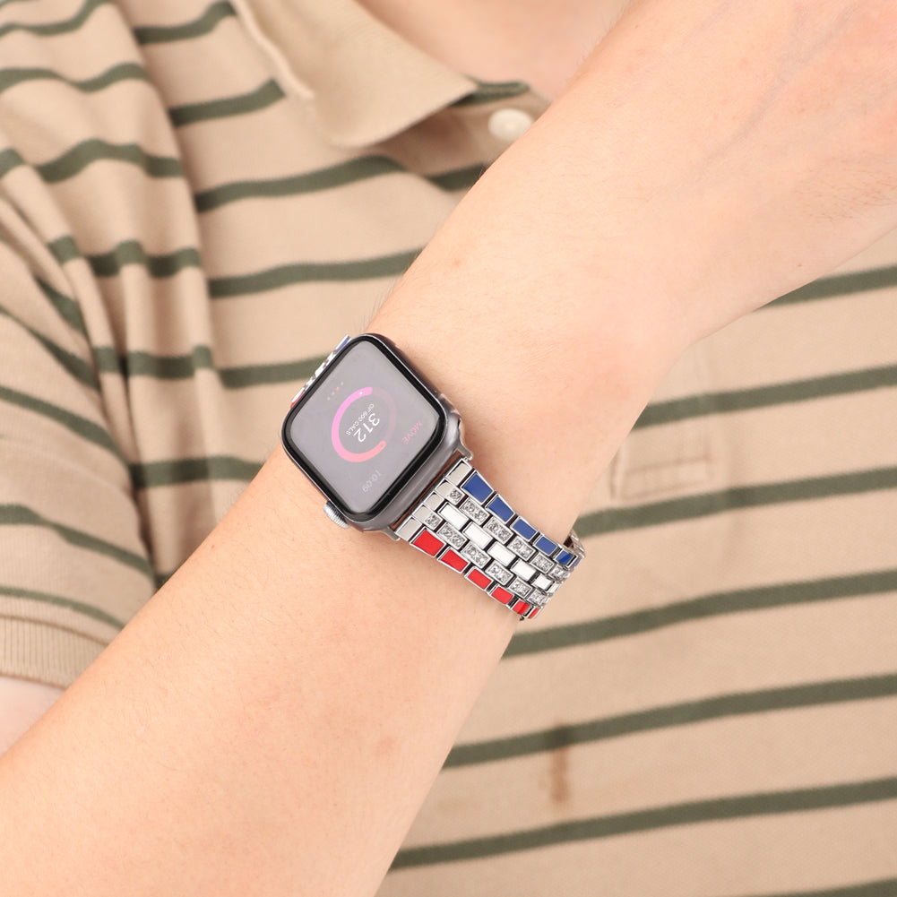 for Apple Watch Ultra 49mm / Series 8 45mm / 7 45mm / Series 6 / 5 / 4 / SSE 44mm / SE (2022) 44mm / Series 3 / 2 / 1 42mm Flag Style Watch Strap Rhinestone Band Replacement - Red / Blue / Silver