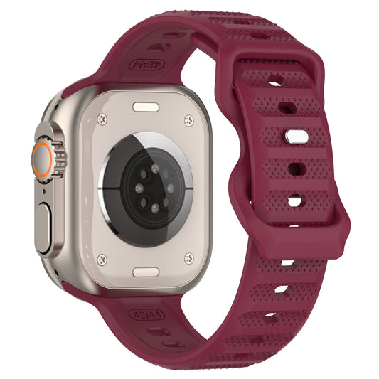 Uniqkart for Apple Watch Ultra 49mm / Series 8 7 45mm / 6 5 4 SE (2022) SE 44mm / 3 2 1 42mm Dot Surface Watch Strap Silicone Watchband - Wine Red