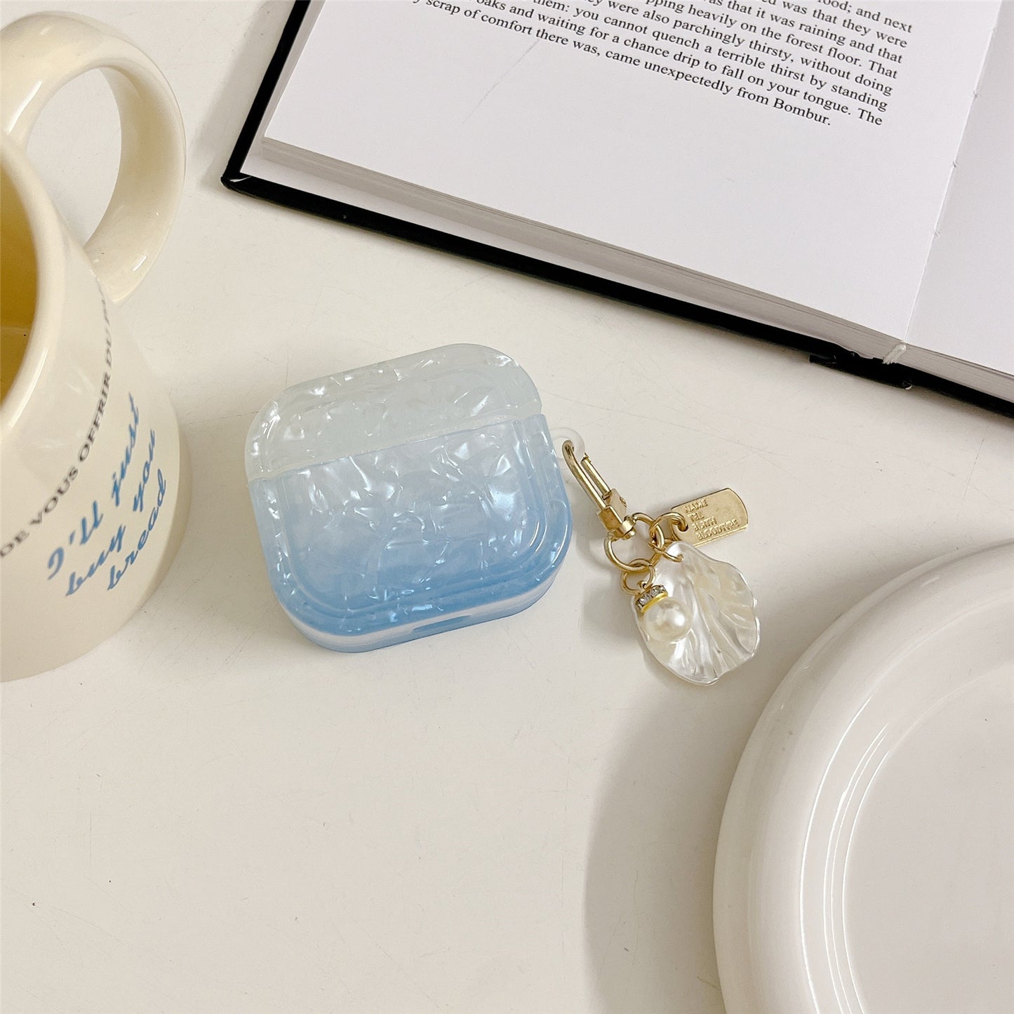 Uniqkart for Apple AirPods 3 Full Protective Cover Gradient Shell Grain Earphone Square TPU Case with Shell Shape Pendant - Sky Blue