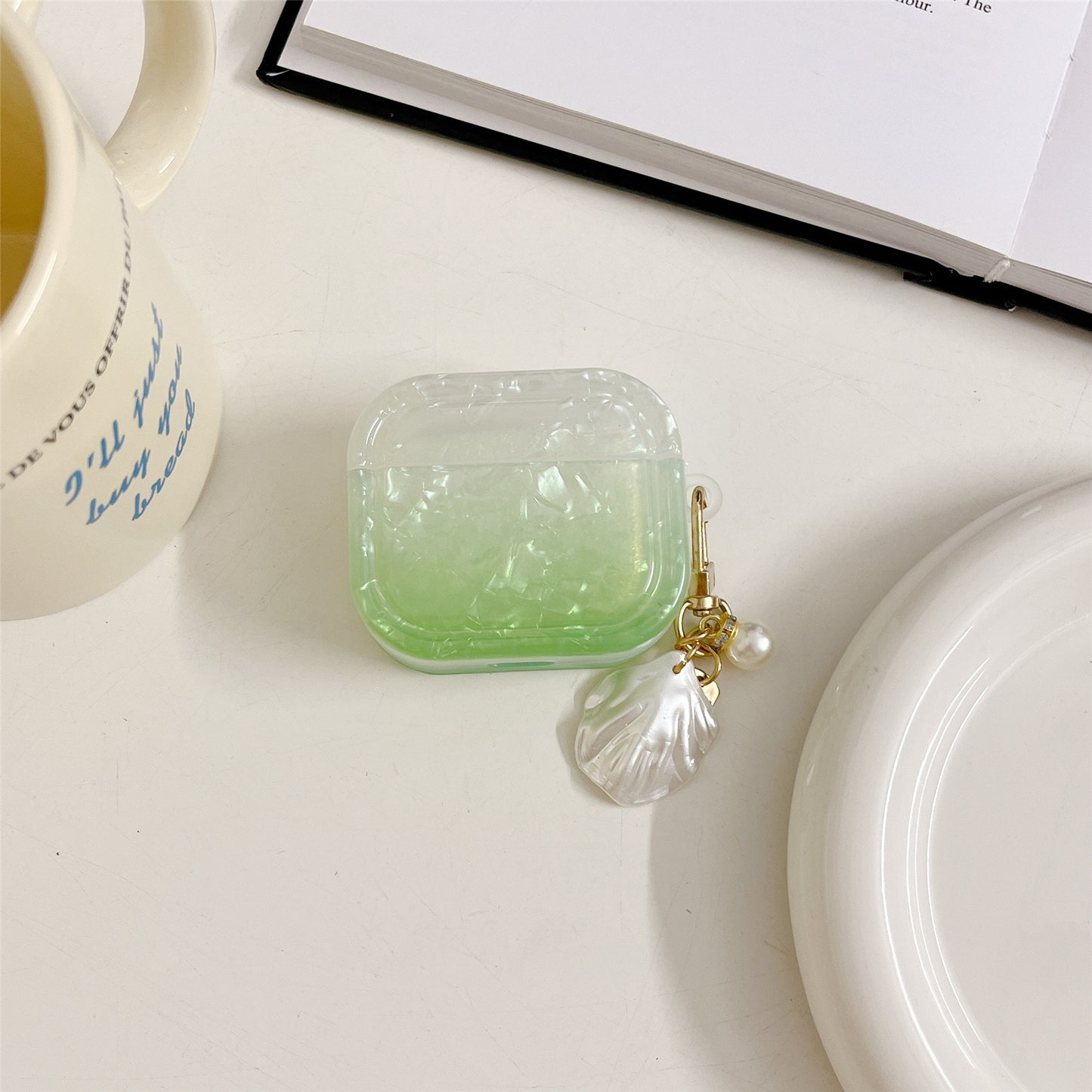 Uniqkart for Apple AirPods 3 Full Protective Cover Gradient Shell Grain Earphone Square TPU Case with Shell Shape Pendant - Green