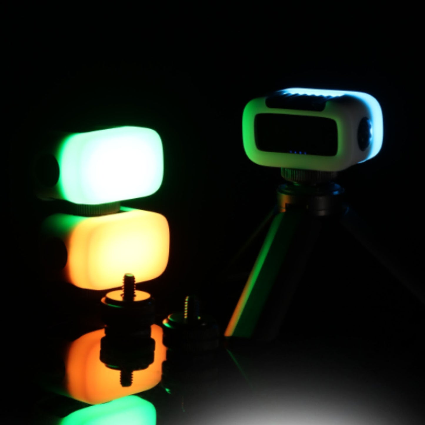 Uniqkart VL15 Mini RGB LED Video Light for Smartphone SLR Camera Youtube Tiktok Live Vlog Lighting