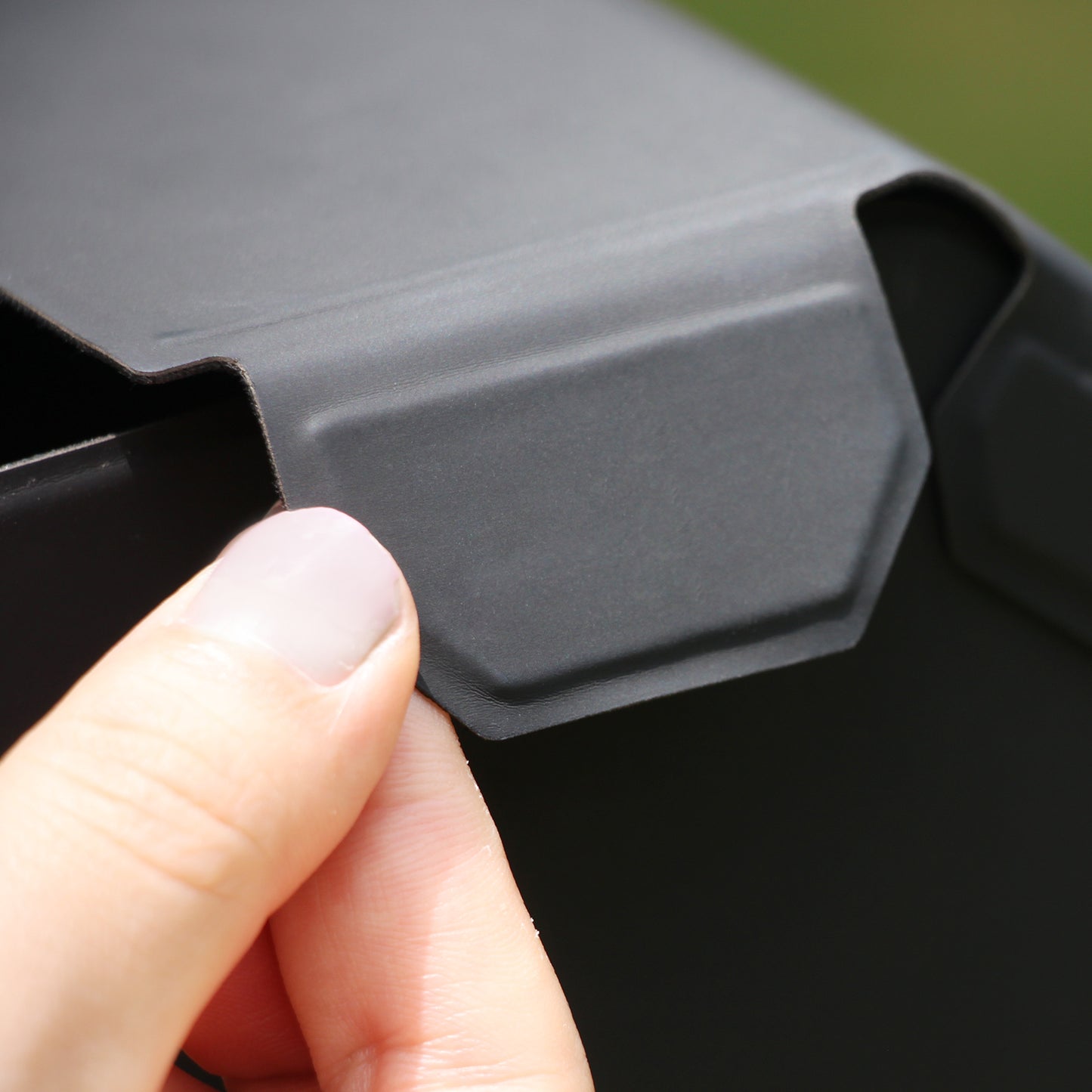 SUNNYLIFE ZG71 9.7-inch Tablet Foldable Sunshade Magnetic PU Leather Remote Controller Sun Hood Drone Accessory