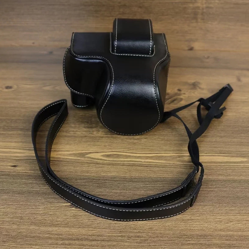 PU Leather Protective Bag for Canon EOS R10 18-45mm Lens, Vintage Mini Storage Bag Cover with Shoulder Strap - Black