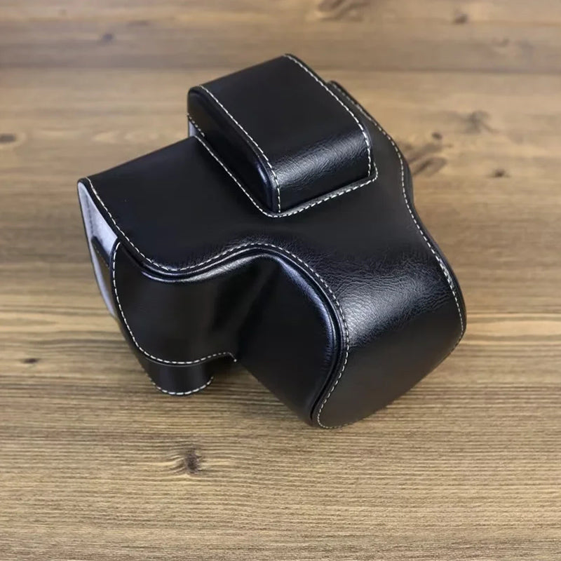 PU Leather Protective Bag for Canon EOS R10 18-45mm Lens, Vintage Mini Storage Bag Cover with Shoulder Strap - Black