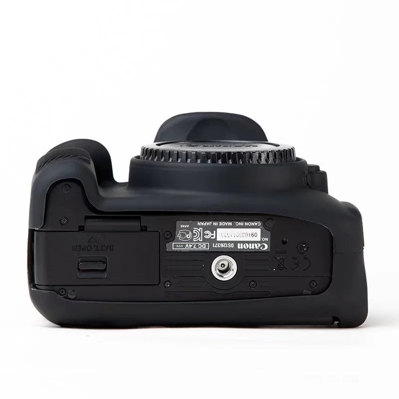 Uniqkart for Canon EOS 700D / 650D / 600D Soft Silicone Skin Case Protective Cover Anti-scratch Camera Bag - Black