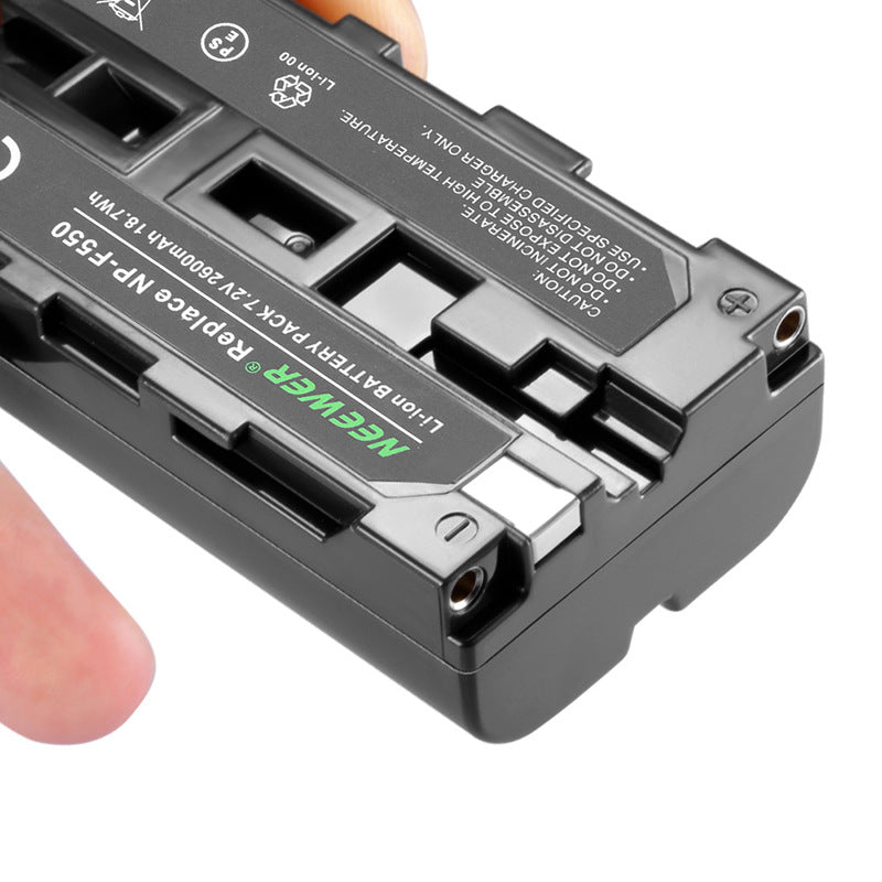 Uniqkart NP-F550 For Sony NP-F550 / 570 / 530 Camera Battery 2600mAh Rechargeable Battery Pack Replacement Power Supply