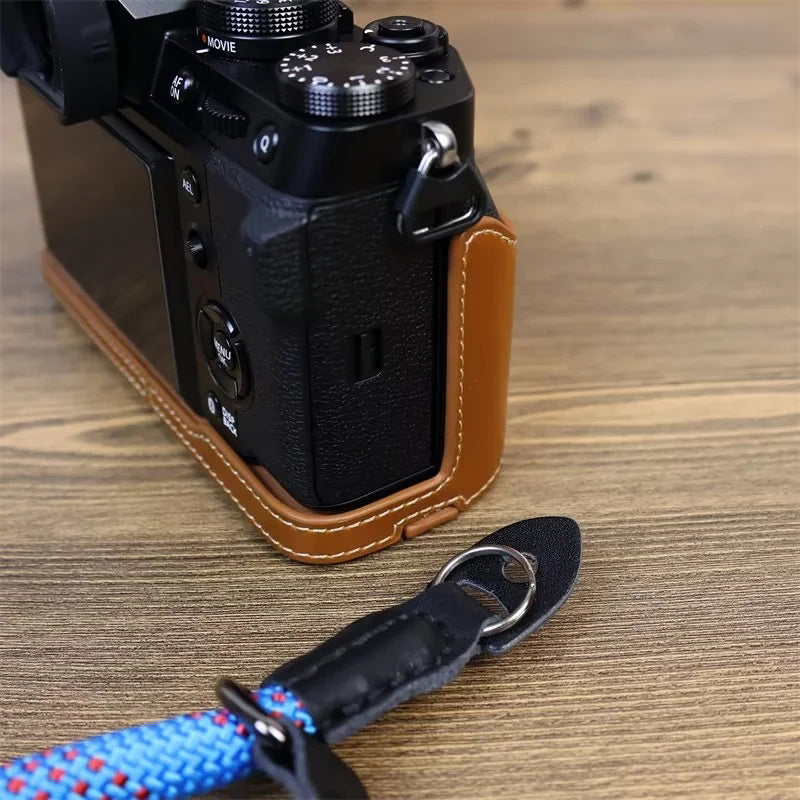 Uniqkart for Sony / Leica / Fujifilm Camera Wrist Strap Colored Nylon Braided Quick Release Hand Strap Uniqkart for Convenient Carrying - Red