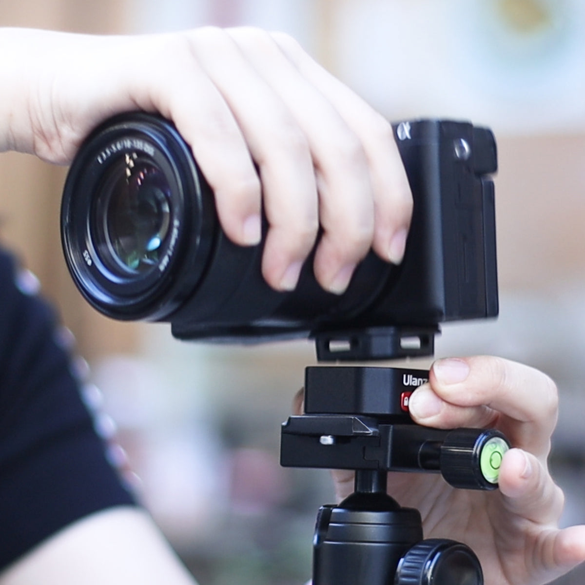 Uniqkart 2107 Claw Quick Release Plate Top Cap Cover Quick Install System for DSLR Camera Mic Monitor