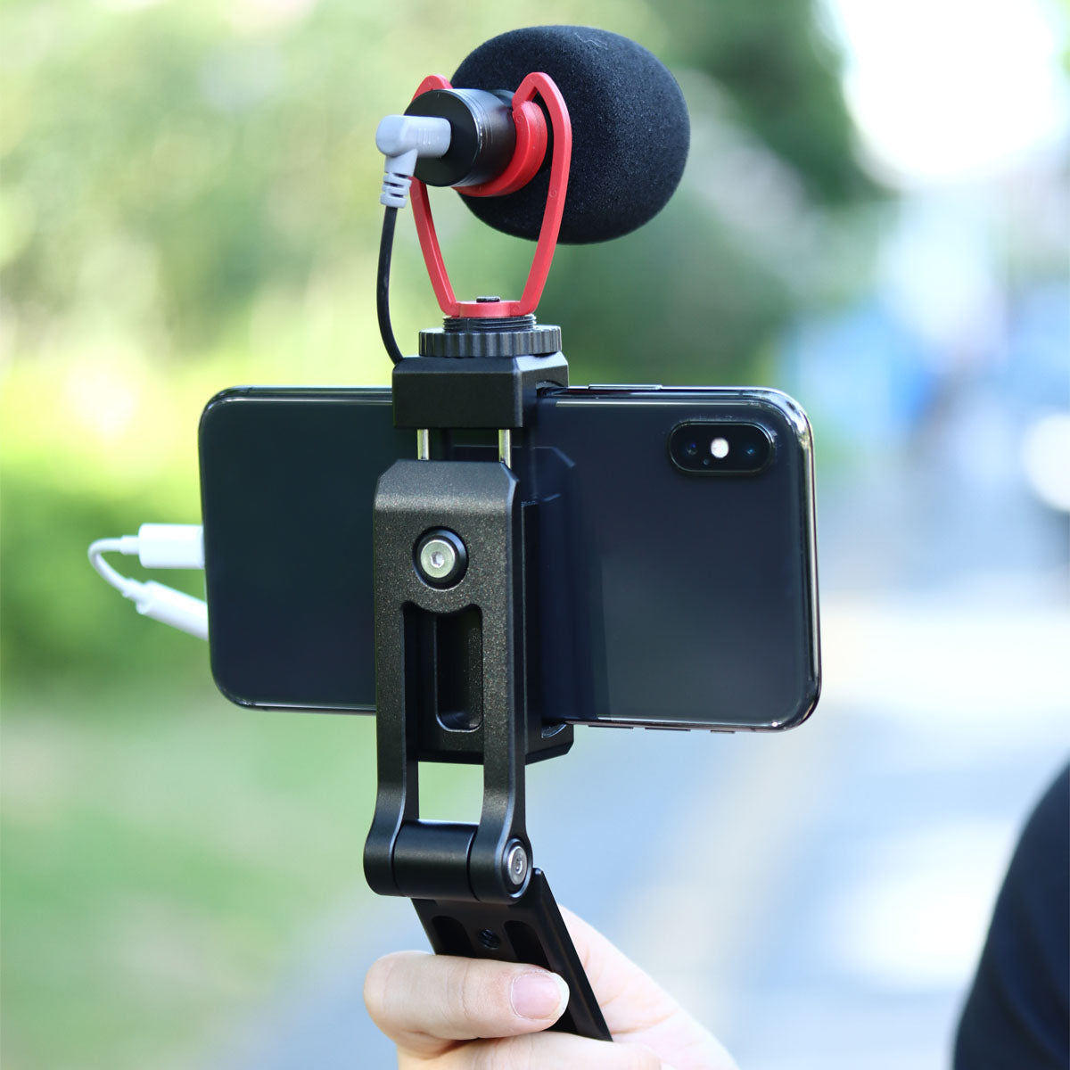 Uniqkart ST-16 Metal Phone Mount Holder Horizontal/Vertical Shooting VLOG Handgrip with Cold Shoe Mount for Microphone LED Light
