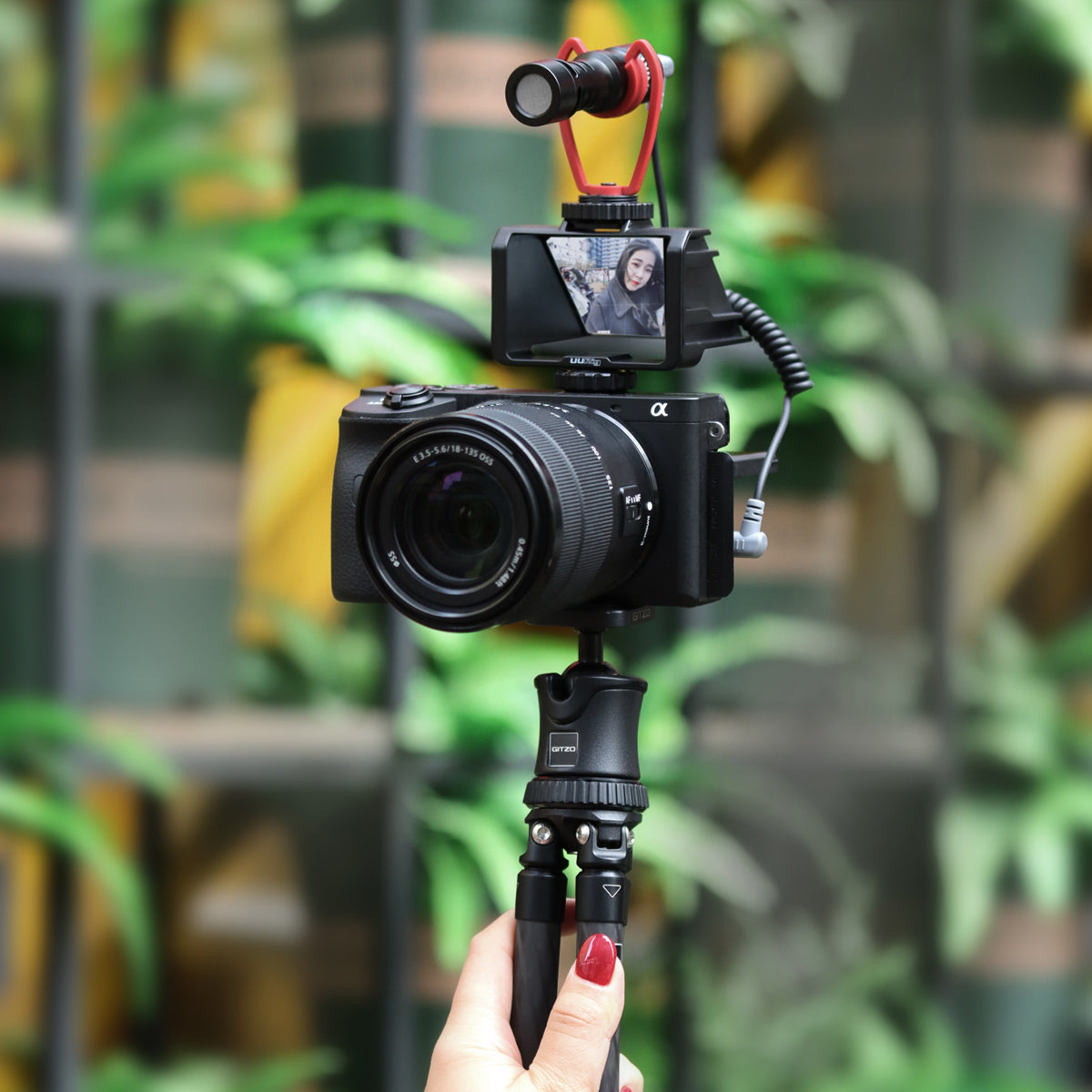 Uniqkart R031 Camera Vlog Selfie Flip Screen Bracket for Mirrorless Periscope Solution A6300 A6000 Sony A73 A7 A6500 A72