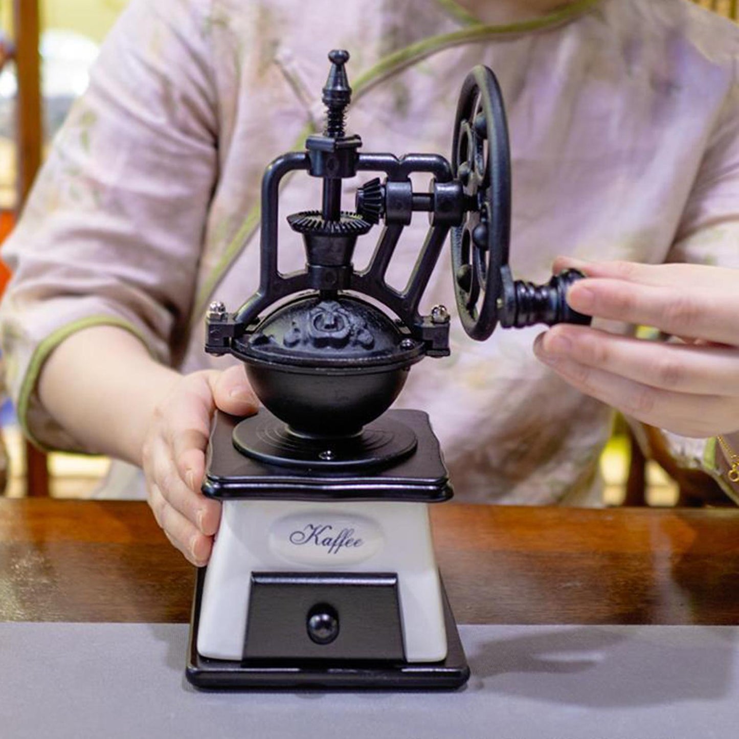 Hand Crank Manual Coffee Grinder Machine with Ceramic Burrs and Catch Drawer