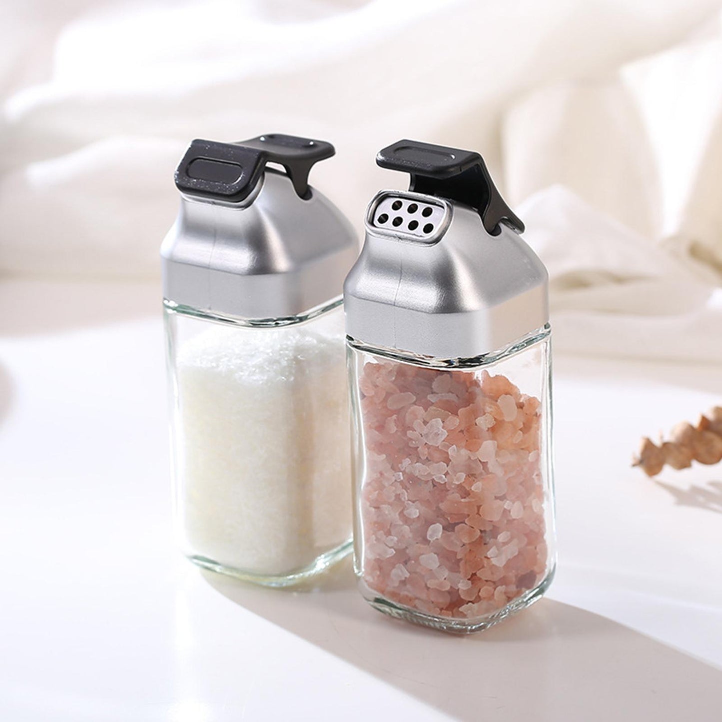 2Pcs Pepper and Salt Shaker Spice Dispenser Holder Refillable BBQ Restaurant