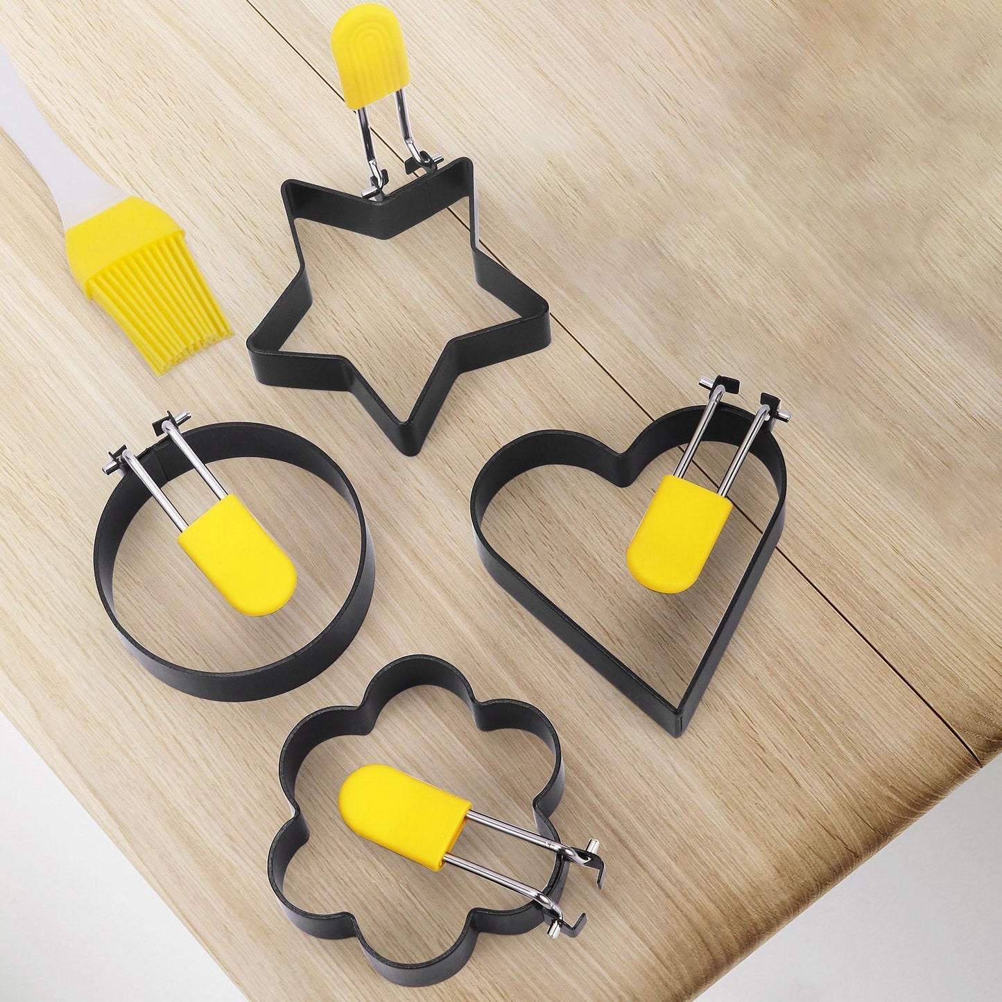 4Pcs/Set Fried Egg Mold Hand Held Metal Egg Shaper Kitchen Cooking Tool