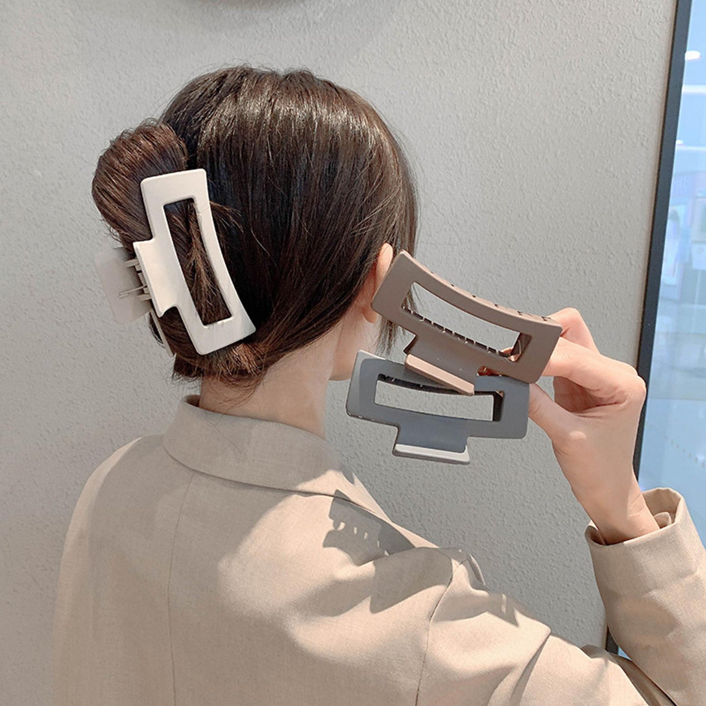 Women Hair Claw Clip Clamp Thick Hair Butterfly Ponytail Holder Beige