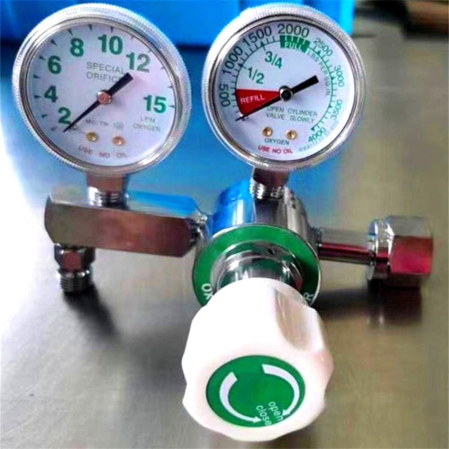 Oxygen Cylinder Pressure Reducing Regulator Flowmeter Gauge Valve with Hose