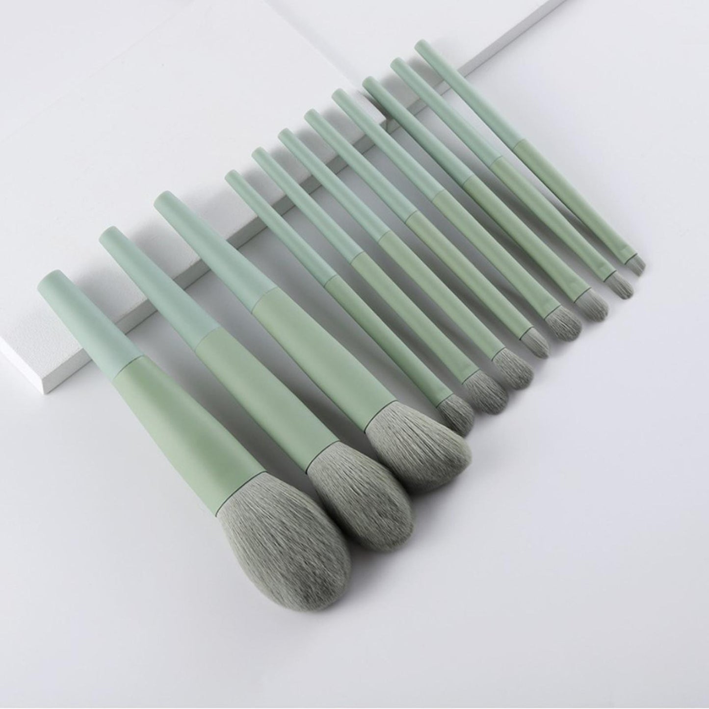 11 Pieces Foundation Eyeshadow Makeup Brushes Set Soft Bristles Profesional