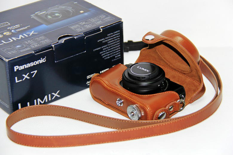 Protective Leather Camera Shell with Shoulder Strap for Panasonic LX7 / LX5 / LX3 - Brown