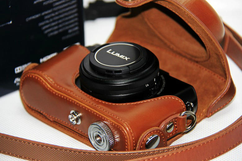 Protective Leather Camera Shell with Shoulder Strap for Panasonic LX7 / LX5 / LX3 - Brown