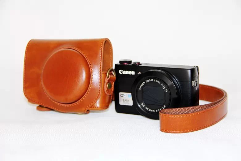 Protective Leather Camera Shell with Shoulder Strap for Canon G7X - Brown