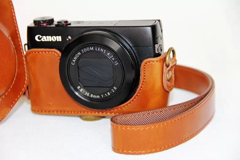 Protective Leather Camera Shell with Shoulder Strap for Canon G7X - Brown