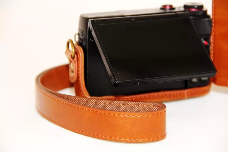 Protective Leather Camera Shell with Shoulder Strap for Canon G7X - Brown