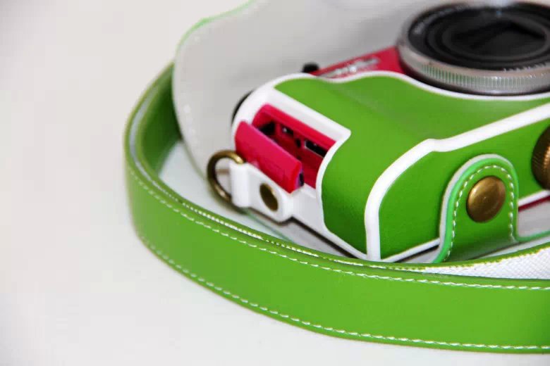 Protective Leather Camera Cover Casing + Shoulder Strap for Casio ZR1000/1200/1100/1500 - Green