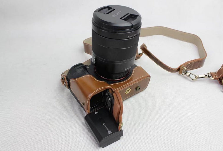 PU Leather Protective Pouch + Strap + Camera Lens Bag for Sony ILCE-9 / A9 / A7RM3 A7RIII - Brown