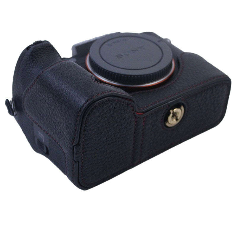Uniqkart for Sony A7M4 / A1 / A7S III / A7S3 / A7R5 Shockproof Camera Cover Genuine Leather Camera Bottom Case Protective Sleeve - Black