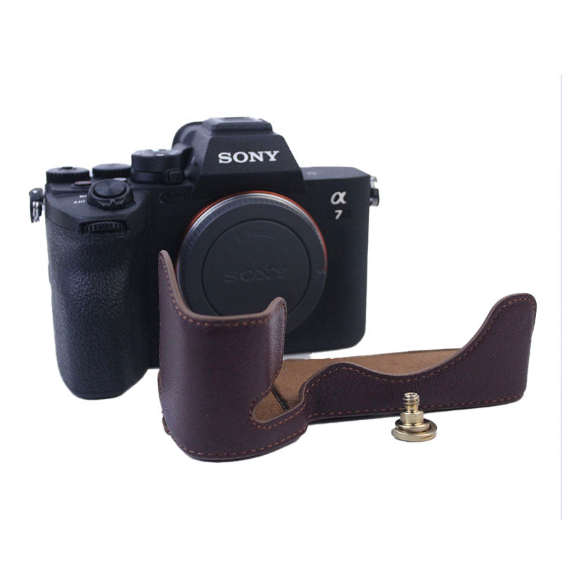 Uniqkart for Sony A7M4 / A1 / A7S III / A7S3 / A7R5 Shockproof Camera Cover Genuine Leather Camera Bottom Case Protective Sleeve - Wine Red