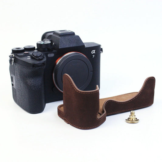 Uniqkart for Sony A7M4  /  A1  /  A7S III  /  A7S3  /  A7R5 Shockproof Camera Cover Genuine Leather Camera Bottom Case Protective Sleeve - Coffee