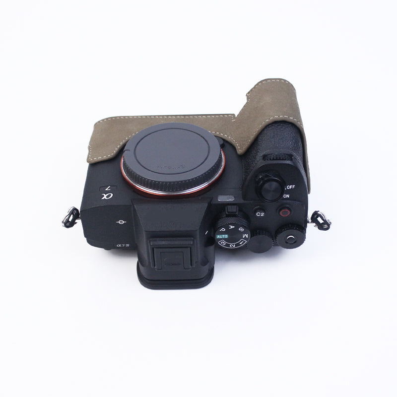 Uniqkart for Sony A7M4/A7S3/A1 Convenient Detachable Camera Bottom Case Protective Half Body Cover Holder - Khaki/Grey