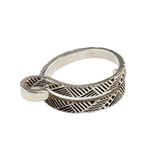 Knuckle Ring Knitting Ring DIY Crochet Loop Sewing Hook Thimble Yarn Adjustable Finger Tool - Silver