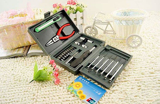24 Piece Home Repair Hardware Tool Set Pliers Screwdrivers Kit