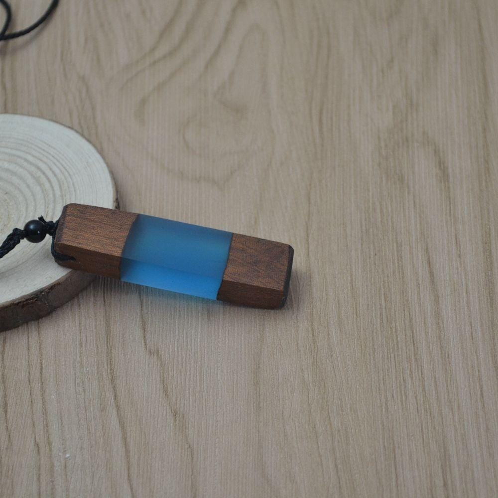 Men Woman Fashionable Wood Resin Necklace Pendant, Woven Rope Chain, Random Color Delivery