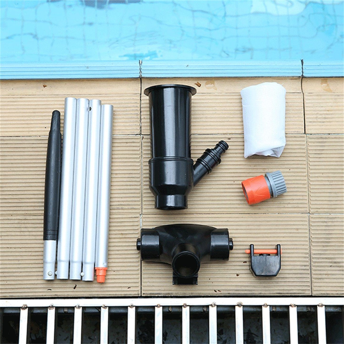 Portable vacuum jet pool cleaning tool Pool cleaning suction