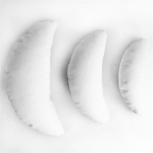 3 PCS/set Children Photography Props Baby Pictures Crescent Shape Pillow (White)