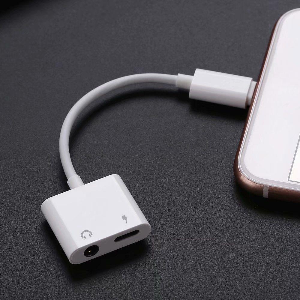 2 In 1 Audio Charging Adapter Lightning Adapter 3.5mm